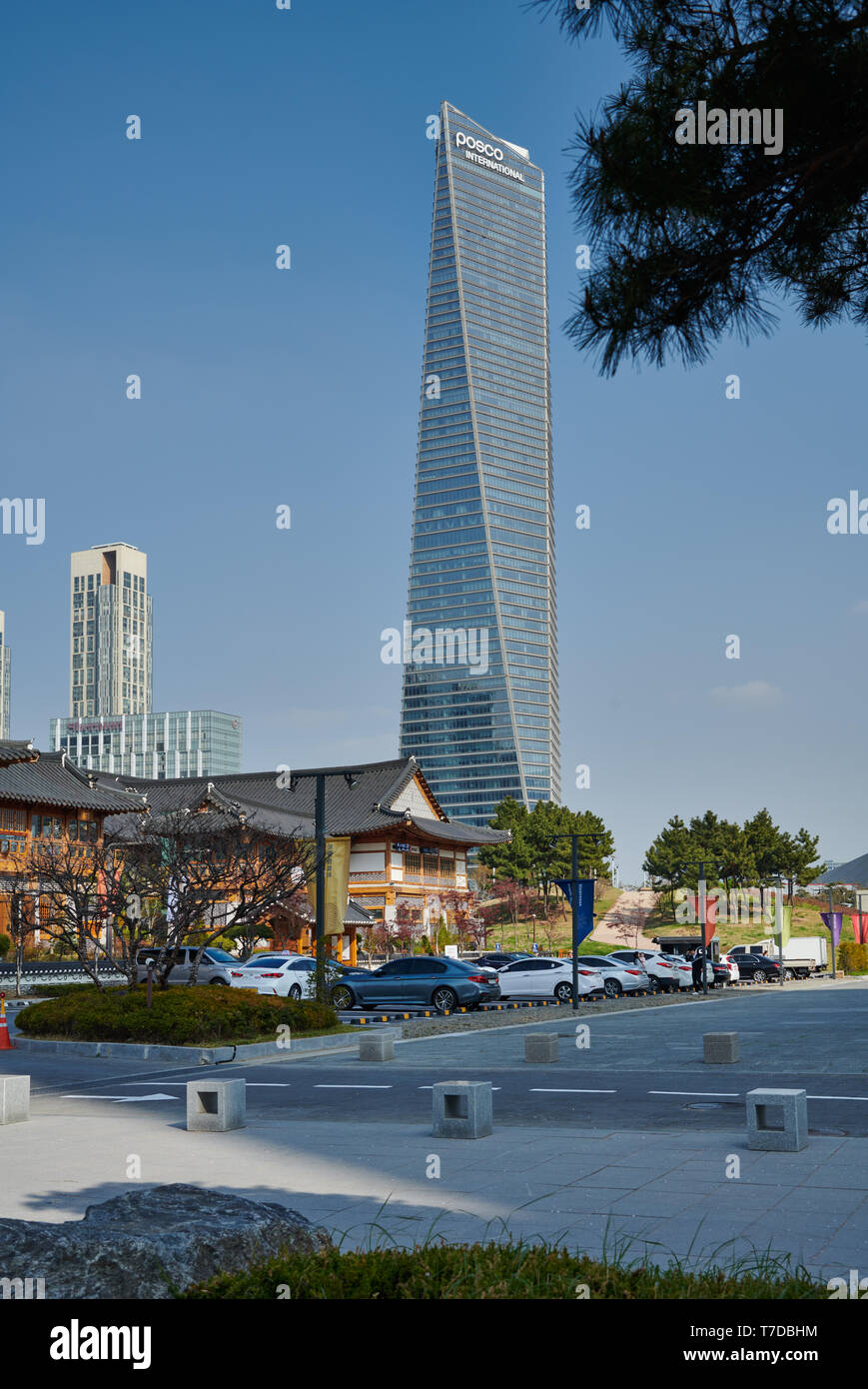 Central Park in Songdo International Business District con grattacielo nel retro, Incheon City, Corea del Sud Foto Stock