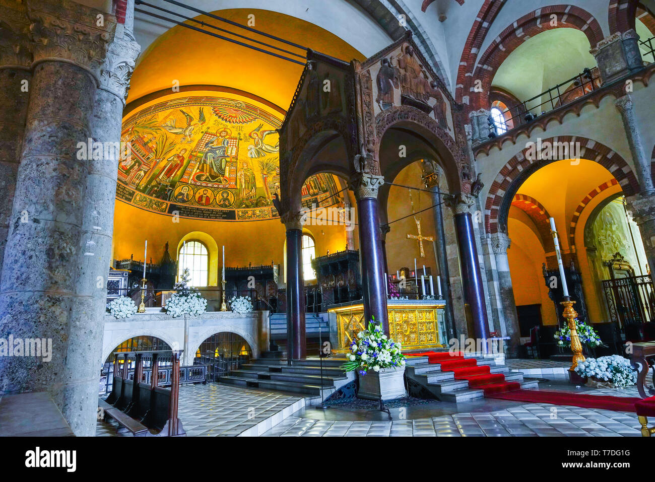 Una delle più antiche chiese di Milano, Basilica di Sant'Ambrogio, Milano, lombardia, italia. Foto Stock