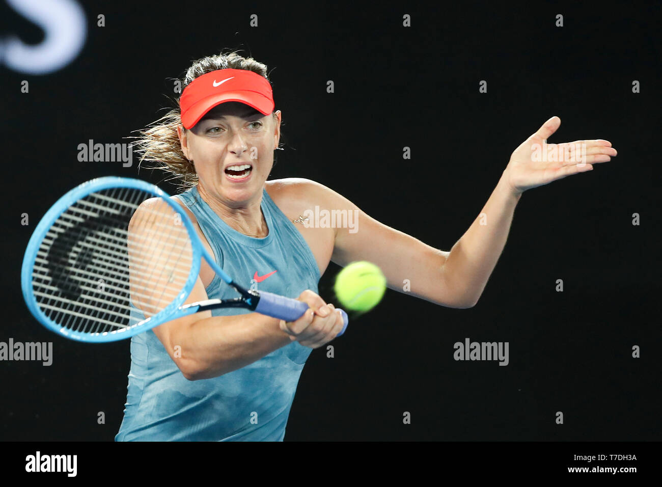 Il russo tennista Maria Sharapova giocando diretti shot in Australian Open 2019 Torneo di tennis, Melbourne Park, Melbourne, Victoria, Australia Foto Stock