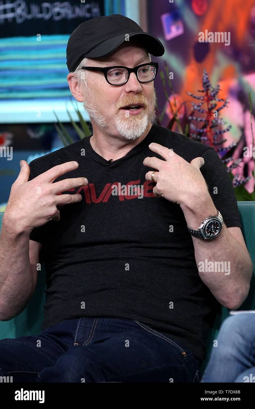 New York, NY, STATI UNITI D'AMERICA. Il 6 maggio, 2019. Adam Savage interno per AOL costruire serie Candids Celebrity - MON, AOL costruire serie, New York, NY Maggio 6, 2019. Credito: Steve Mack/Everett raccolta/Alamy Live News Foto Stock