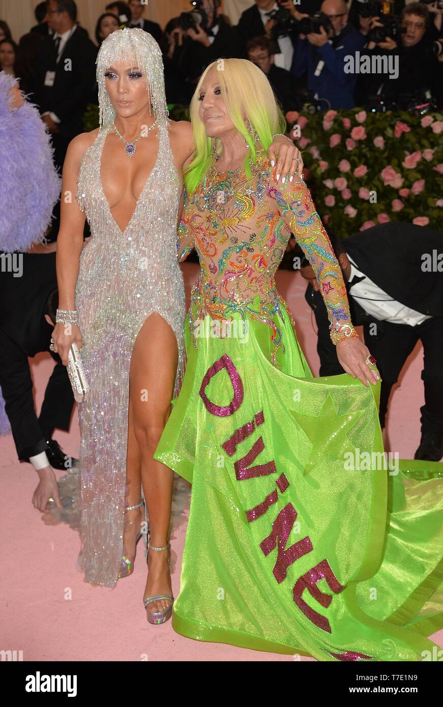 Jennifer lopez and donatella versace immagini e fotografie stock ad alta risoluzione Alamy