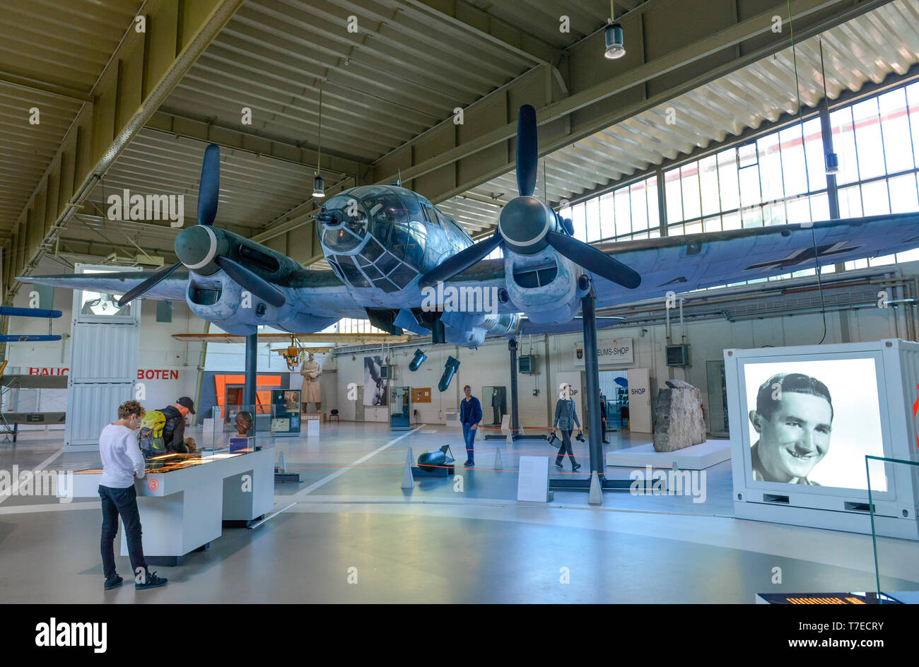 Heinkel He 111, Ausstellung, Hangar 3, Militaerhistorisches Museum, Flugplatz, Gatow, Berlino, Deutschland, Militärhistorisches Museum Foto Stock