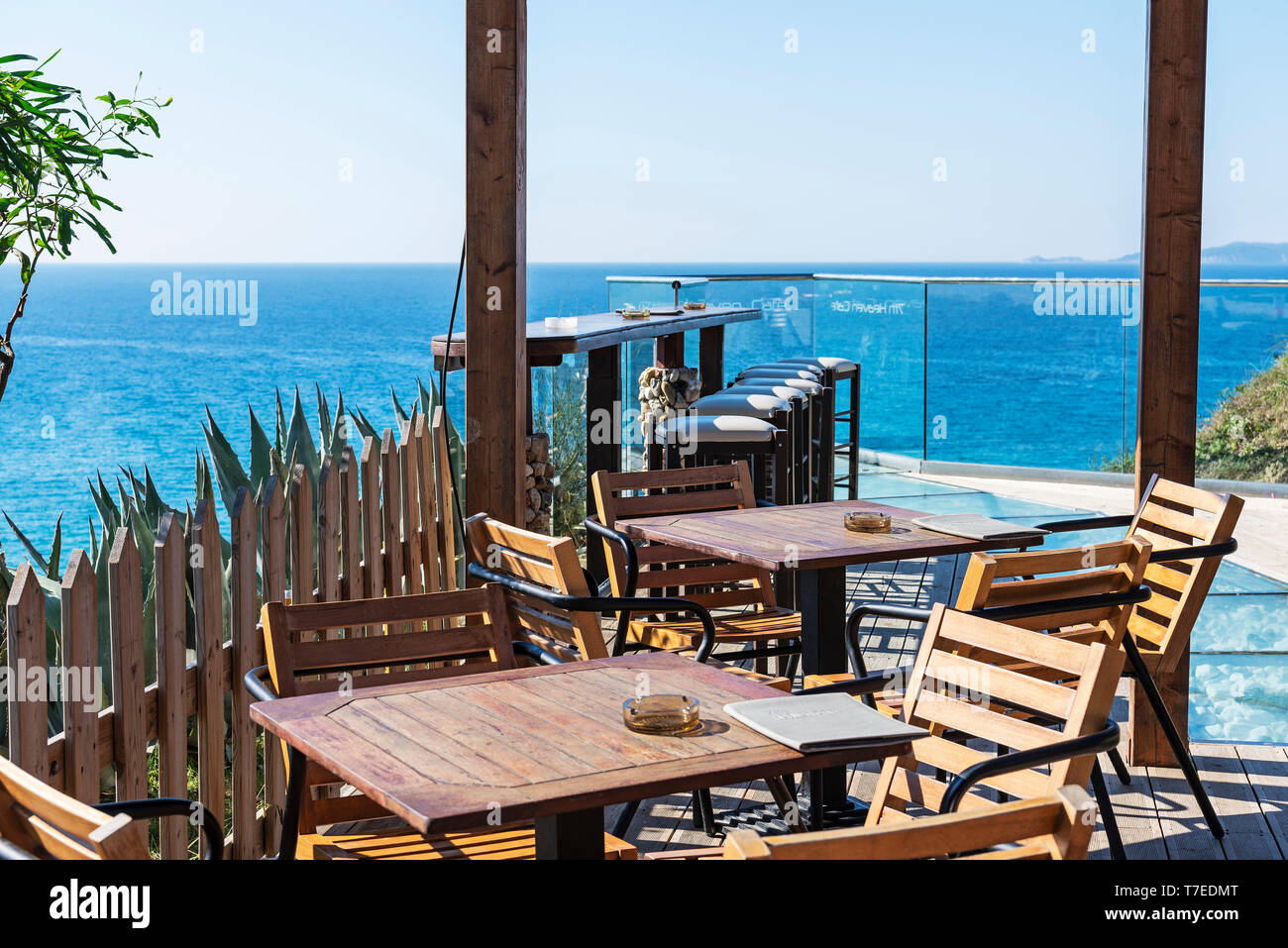 Il Sunset Bar, Spiaggia di Logas, Logas, Perulades, isola di Corfu, Isole Ionie, Mare mediterraneo, Grecia Foto Stock