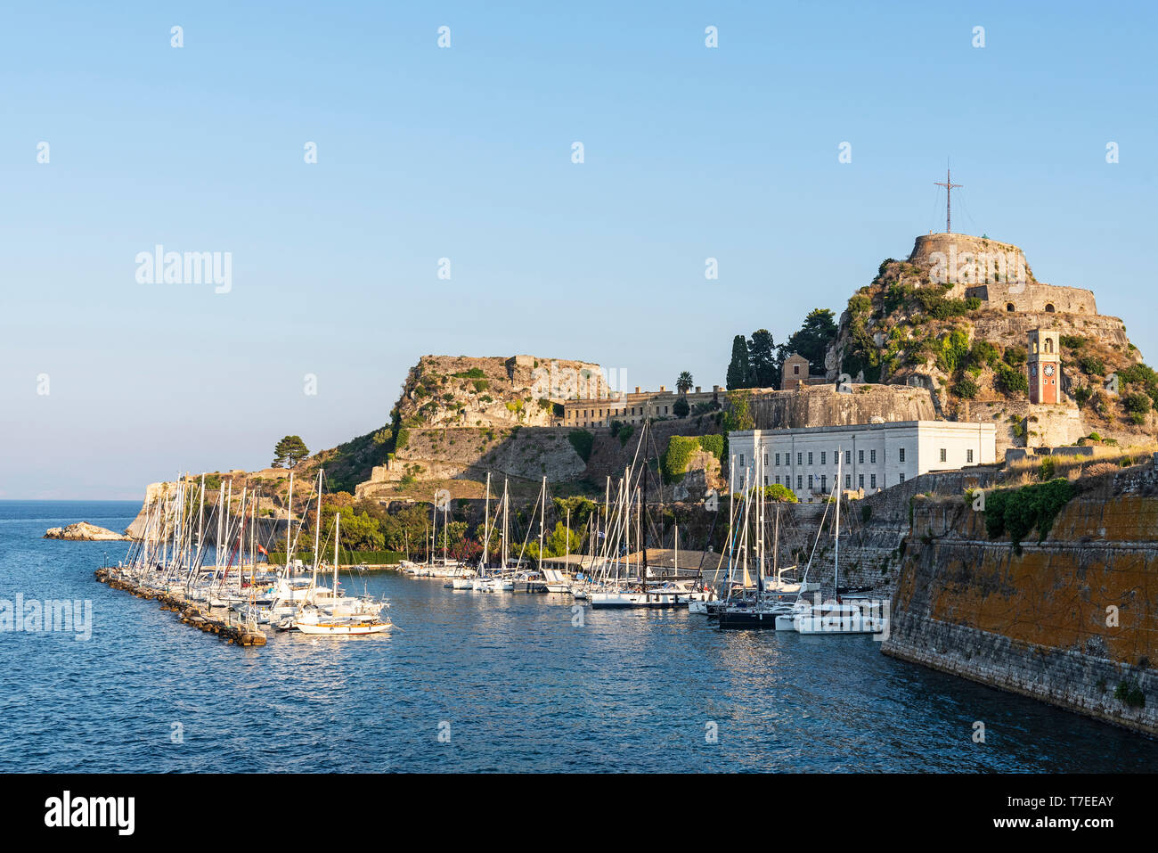 Boat Harbour, Mandrachi, fortezza vecchia, Corfu','isola di Corfu, Isole Ionie, Mare mediterraneo, Grecia Foto Stock