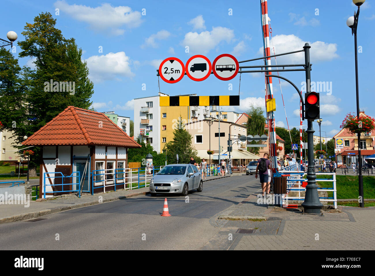 Ponte girevole, canale tra il lago Kisajno e il lago Niegocin, Gizycko, Warmia Masuria - Polonia Foto Stock