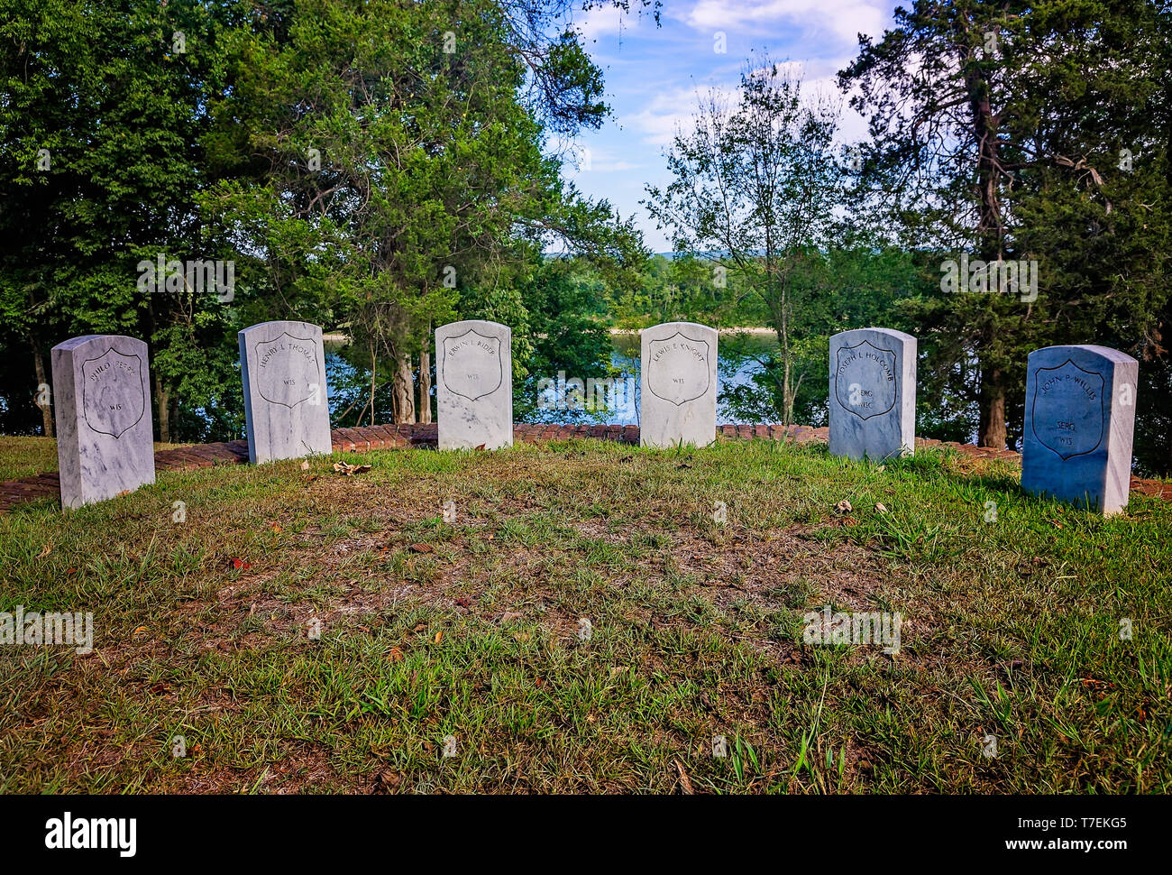 Contrassegno di lapidi del Wisconsin protezioni di colore' tombe a Sciloh Cimitero Nazionale a Sciloh National Military Park, Sett. 21, 2016 in Silo, Tennessee. Foto Stock