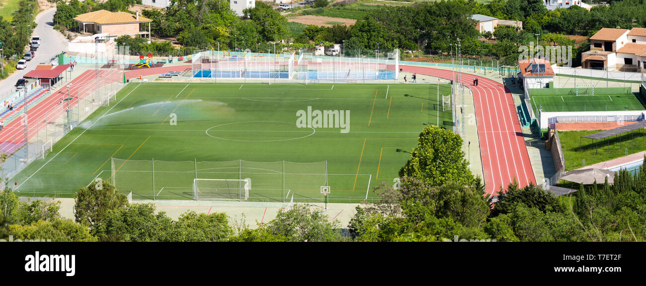 Campo da calcio, campo di calcio di irrigazione, Cuevas de San Marcos, Andalusia. Foto Stock