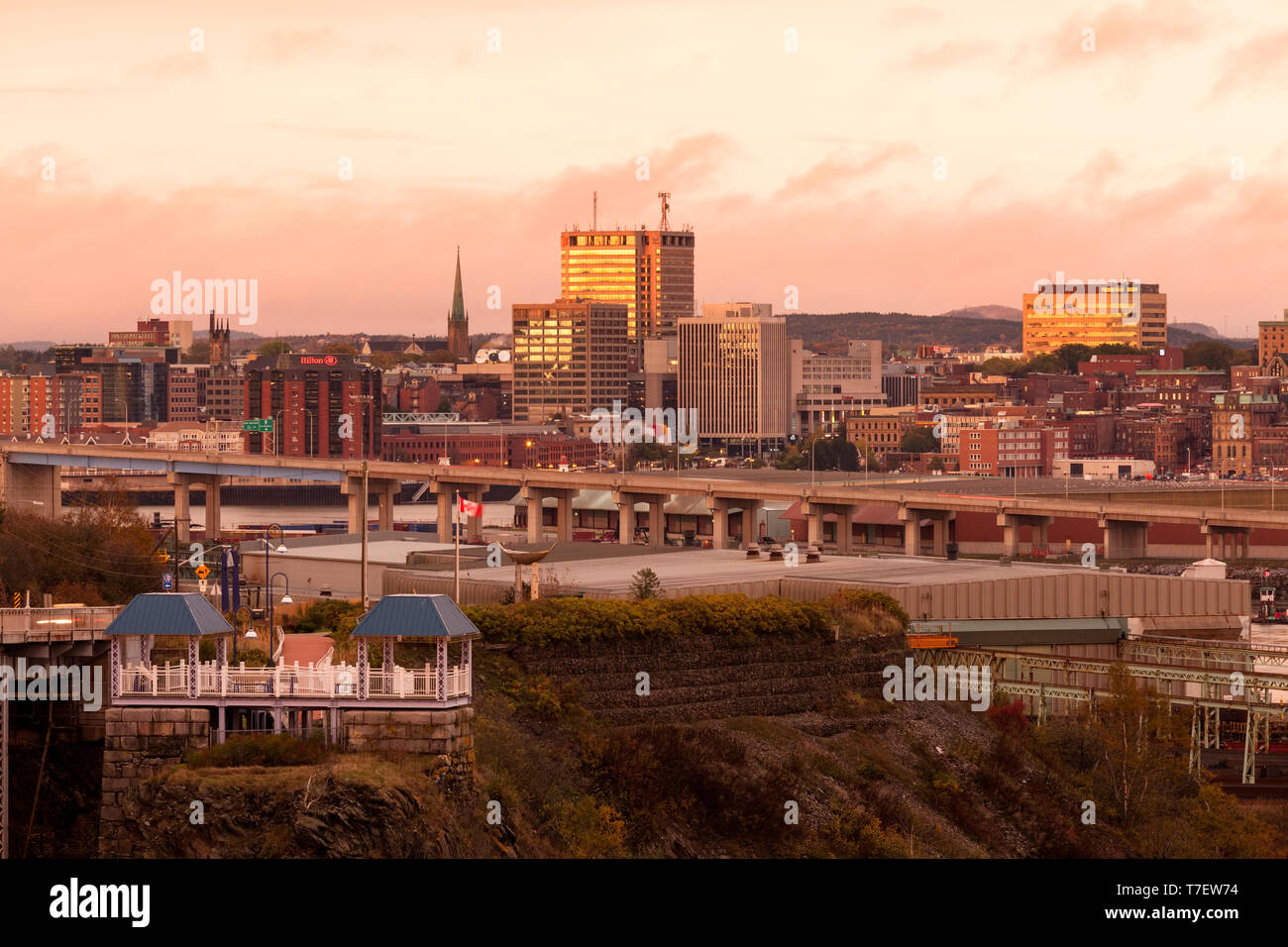 Il Saint John skyline al tramonto in Saint John, New Brunswick, Canada. Foto Stock