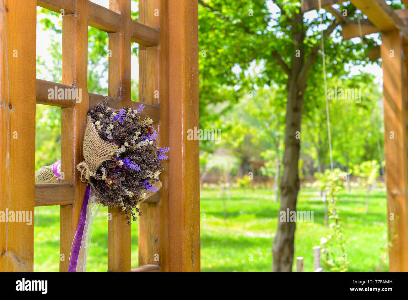 Sposa bouquet di fiori immagini vivide in natura da vicino Foto Stock