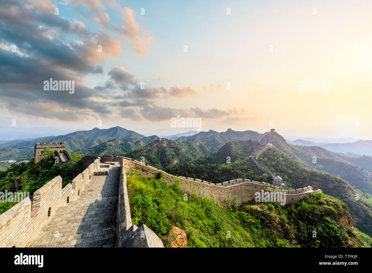 La Grande Muraglia della Cina al tramonto Foto Stock