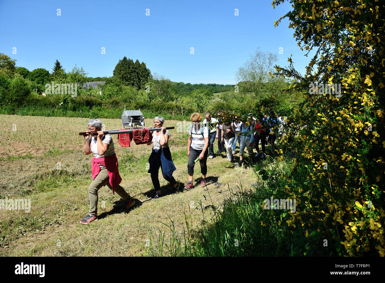 Landeleau (Bretagna, a nord-ovest della Francia), su 2018/05/20: annuale Domenica di Pentecoste ÒTromenieÓ Breton perdono. ÒTro ar relegouÓ processione attorno al villaggio Foto Stock