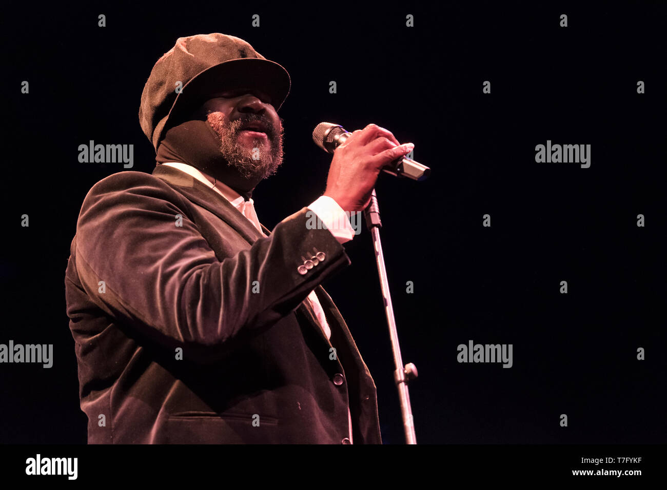 Gregory Porter effettuando al Cheltenham Jazz Festival, 4 maggio 2019 Foto Stock