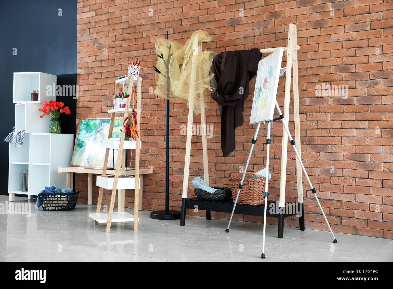 Interno di studio dell'artista Foto Stock