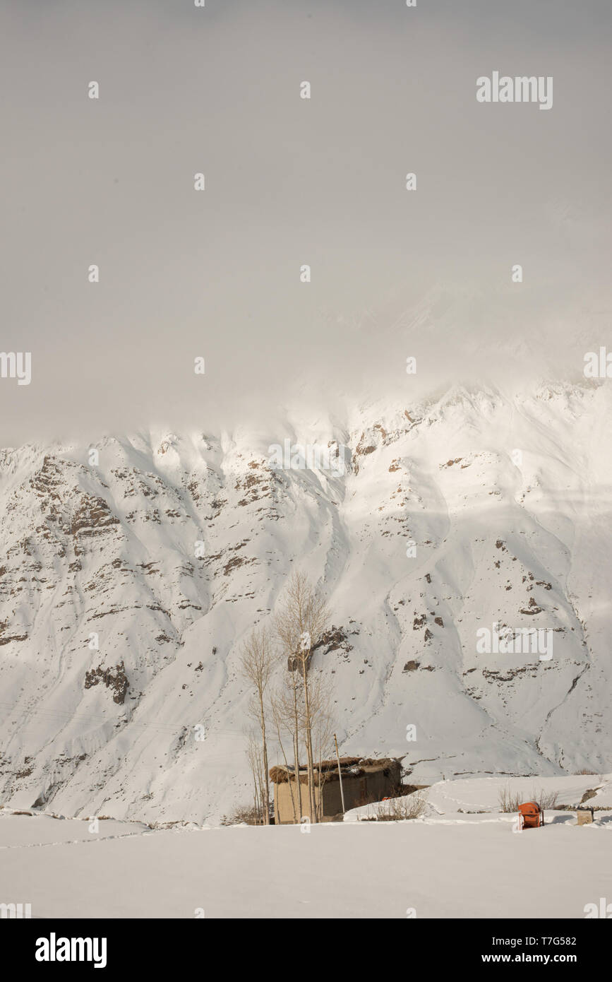 Paesaggio Di Inverno in Himalaya - bianco spiti Foto Stock