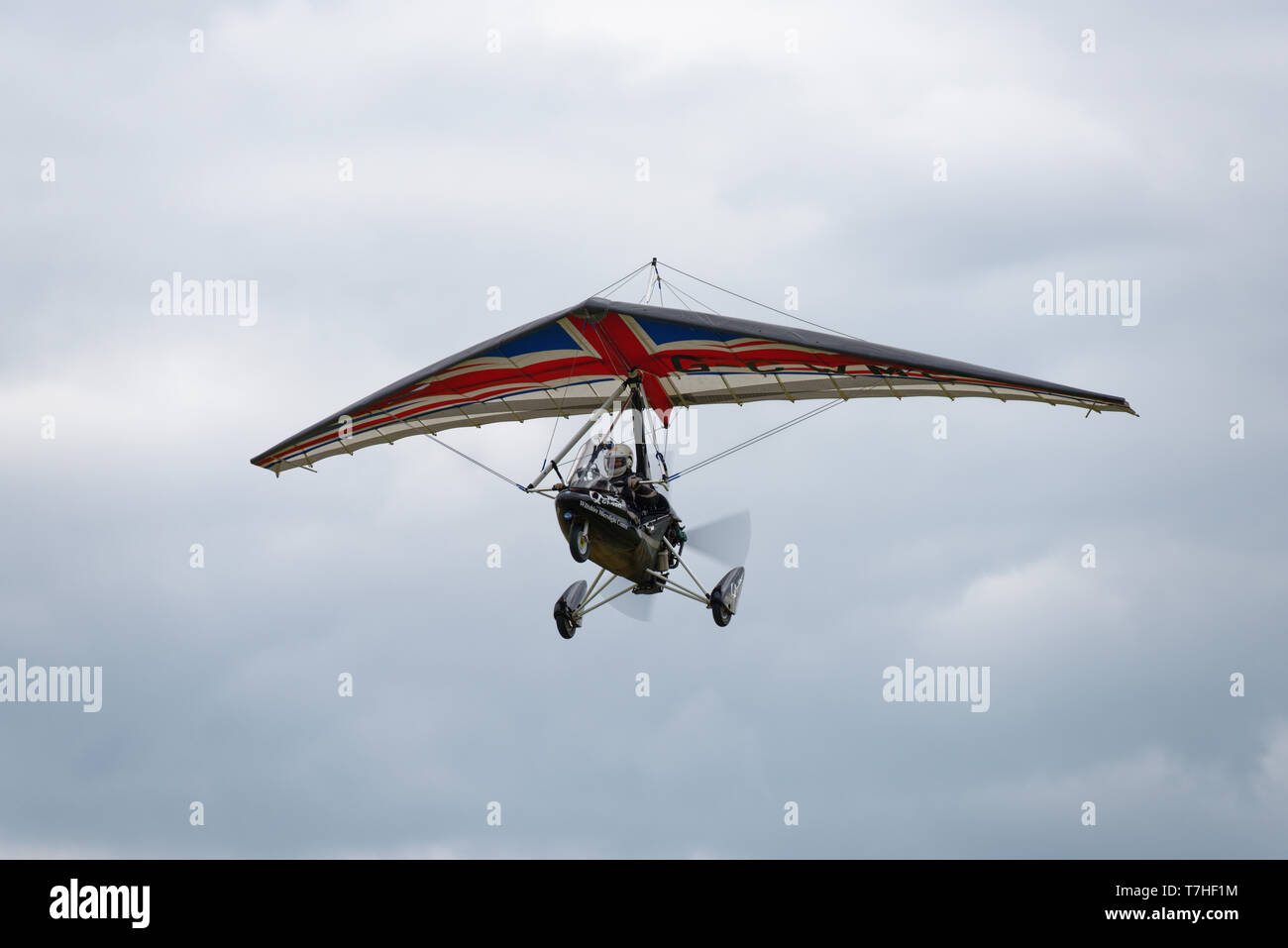 Unione patriottica design Jack sul parafango di questo Quik GT450 ala flessibile ultraleggero come mosche abovce Popham Airfield in Hampshire Foto Stock