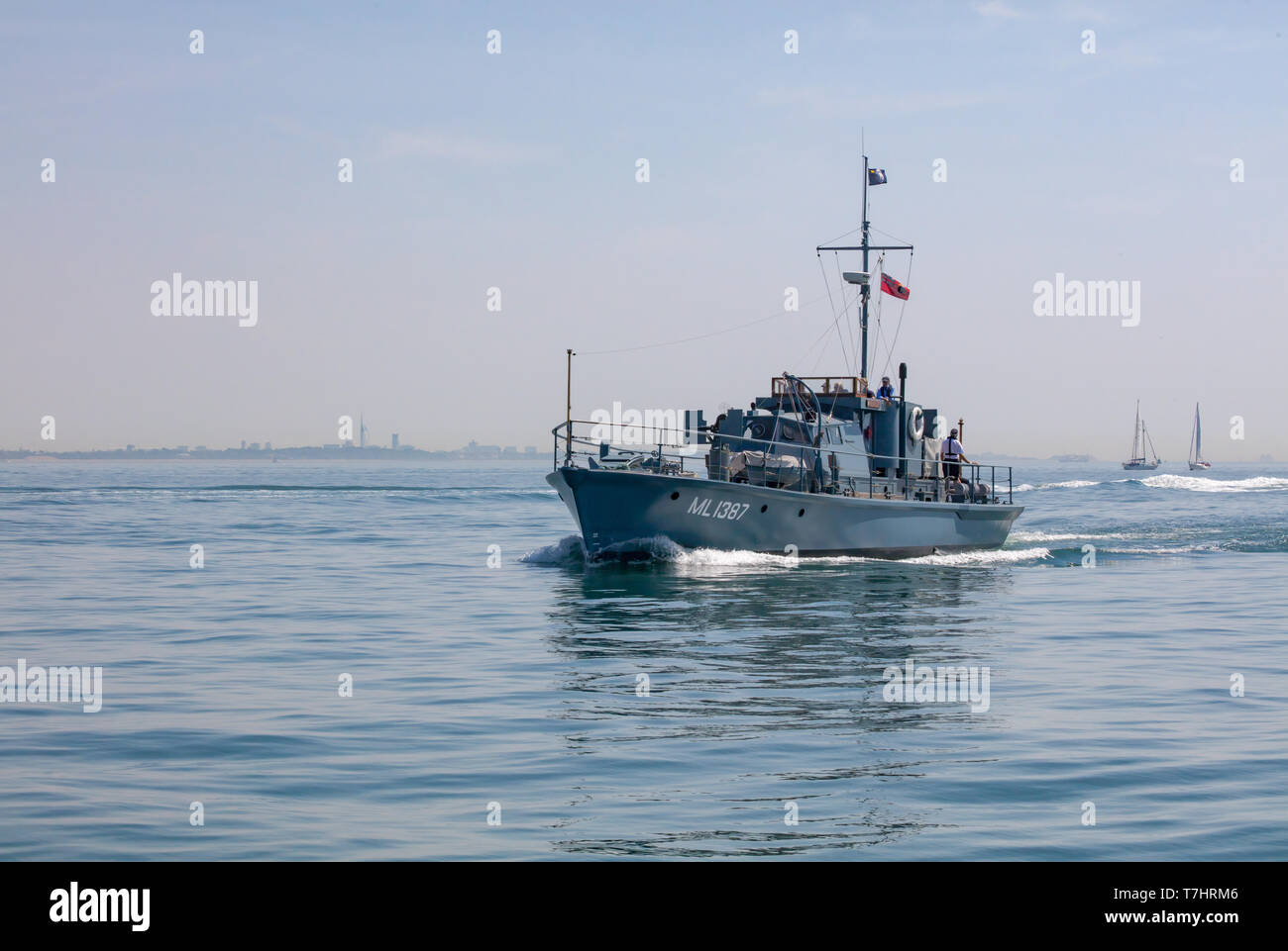 Il Solent, Hampshire, Regno Unito; 7 luglio 2018; ripristinata la Seconda Guerra Mondiale la difesa del porto di lancio del motorino 'Medusa' in mare. La barca ha preso parte al giorno d degli sbarchi Foto Stock