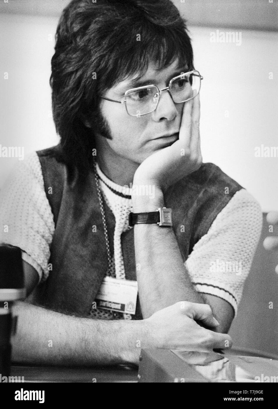 Cliff Richard intervistata in Hilversum, Paesi Bassi, 1972. Foto Stock