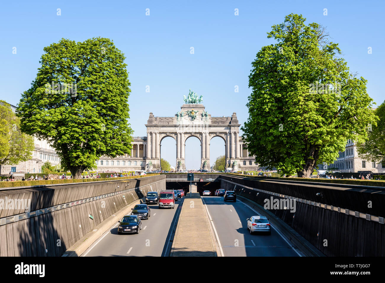La N3 expressway corre attraverso il parco del Cinquantenario, dove il arcade du Cinquantenaire, l'arco trionfale, è stata eretta nel 1905 dal Re Leopoldo II Foto Stock