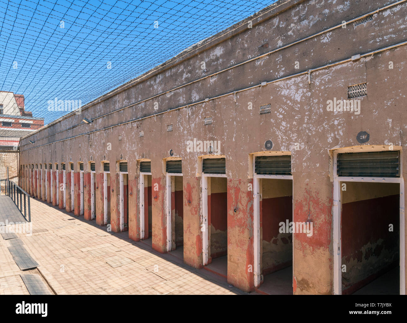 Le celle di isolamento in numero quattro di carcere, Constitution Hill, Johannesburg, Sud Africa Foto Stock