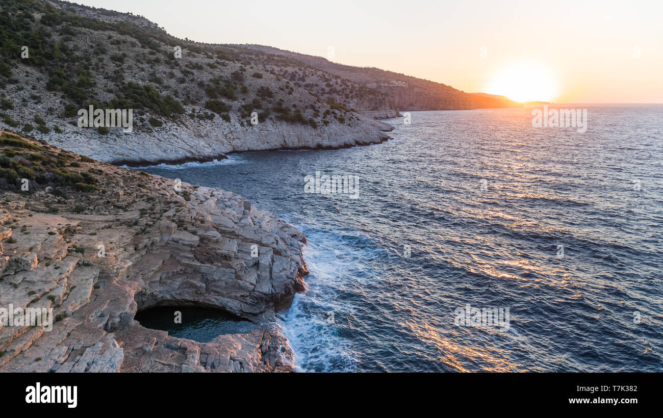 Sunrise in Giola, naturale piscina di acqua di mare. Thassos Island, Grecia Foto Stock