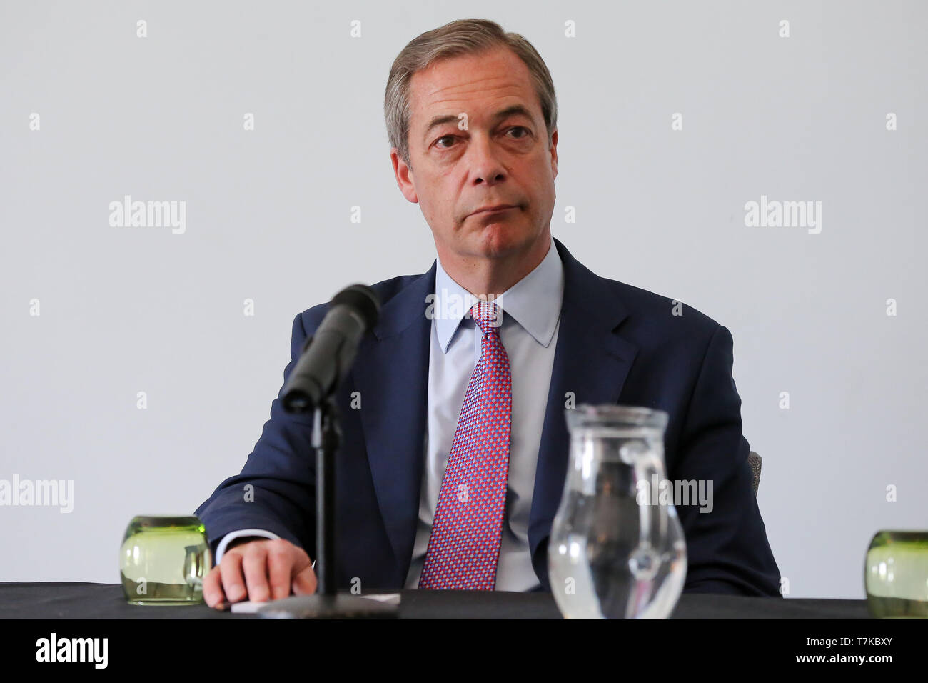 Leader del Partito Brexit Nigel Farage è visto parlare durante la Brexit parte della conferenza stampa per la campagna elettorale europea di Westminster. Il Regno Unito prenderà parte nel caso delle elezioni europee che si svolgeranno il 23 maggio 2019. Foto Stock