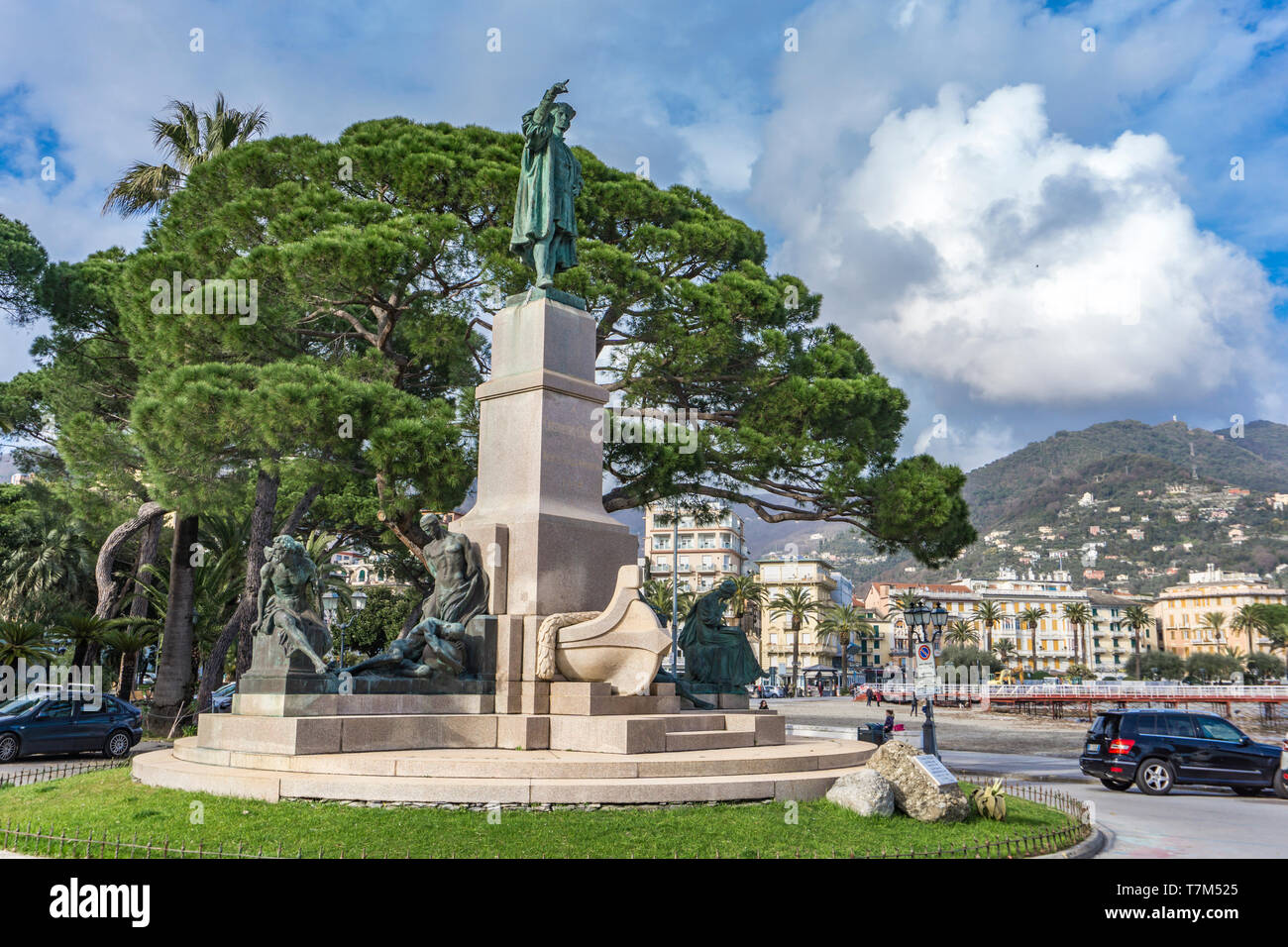 RAPALLO, Italia - 12 Marzo 2018: vista al monumento a Cristoforo Colombo a Rapallo, Italia. Il monumento è stato realizzato dallo scultore Arturo Dresco a 1914 Foto Stock