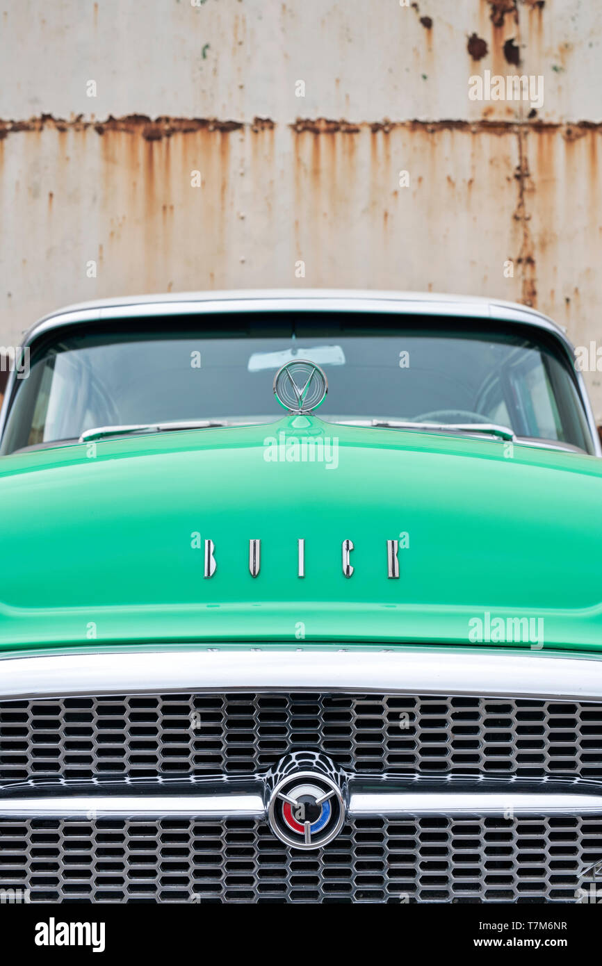 1955 Buick Roadmaster a Bicester Heritage Centre 'Drive giorno'. Bicester, Oxfordshire, Inghilterra Foto Stock