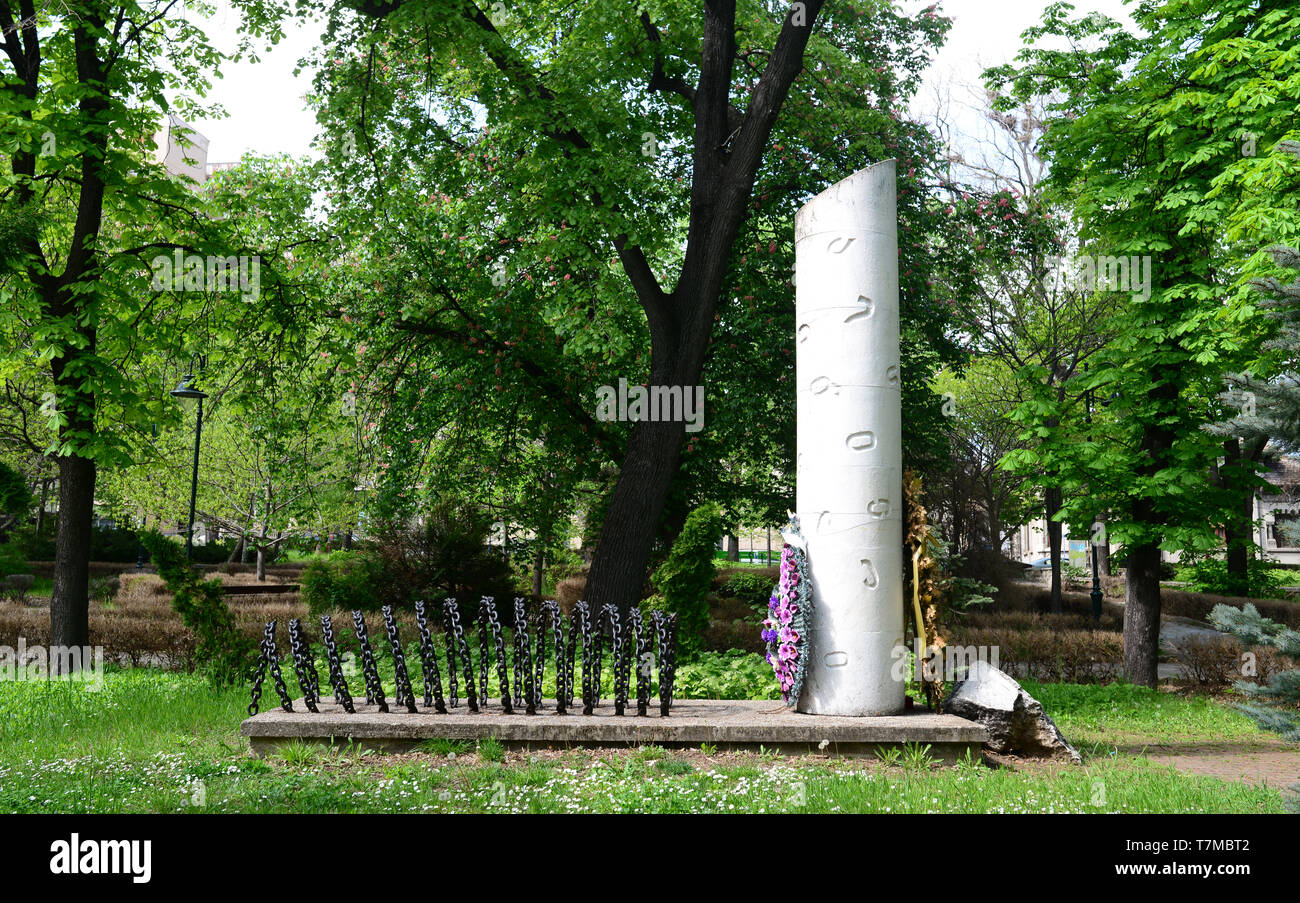 Drobeta Turnu Severin city romania un monumento alle vittime del comunismo Foto Stock