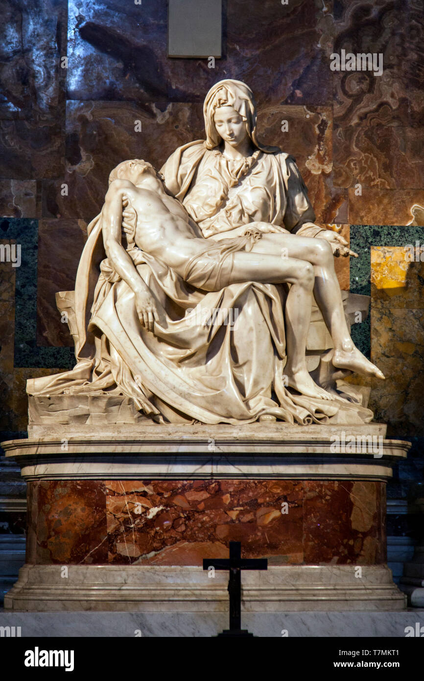 Il peccato o la Pietà di Michelangelo nella Basilica Papale di San Pietro in Vaticano, o semplicemente la Basilica di San Pietro, Roma, Italia Foto Stock