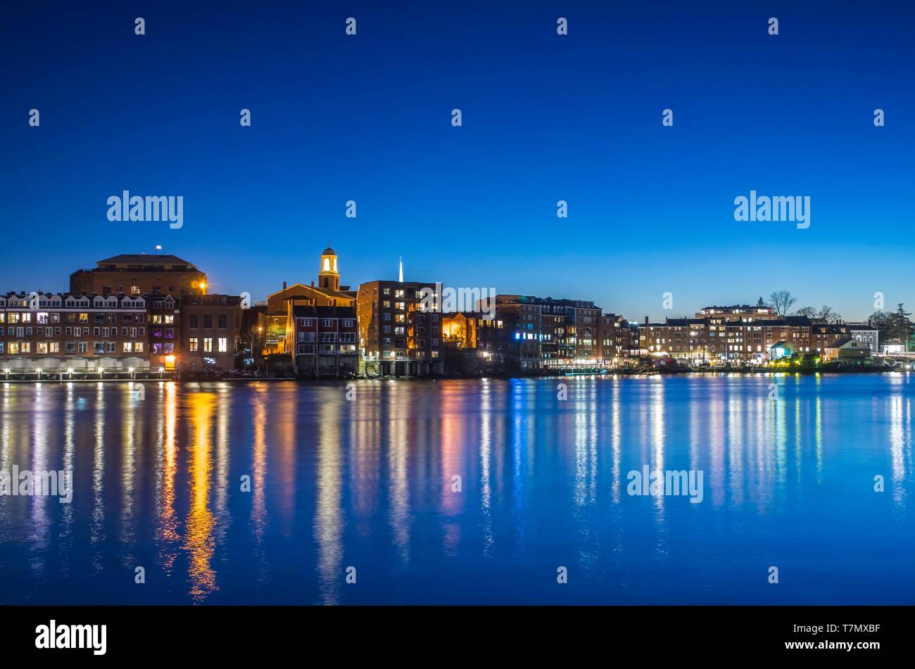 Stati Uniti, New England, New Hampshire, Portsmouth, skyline della città, crepuscolo Foto Stock
