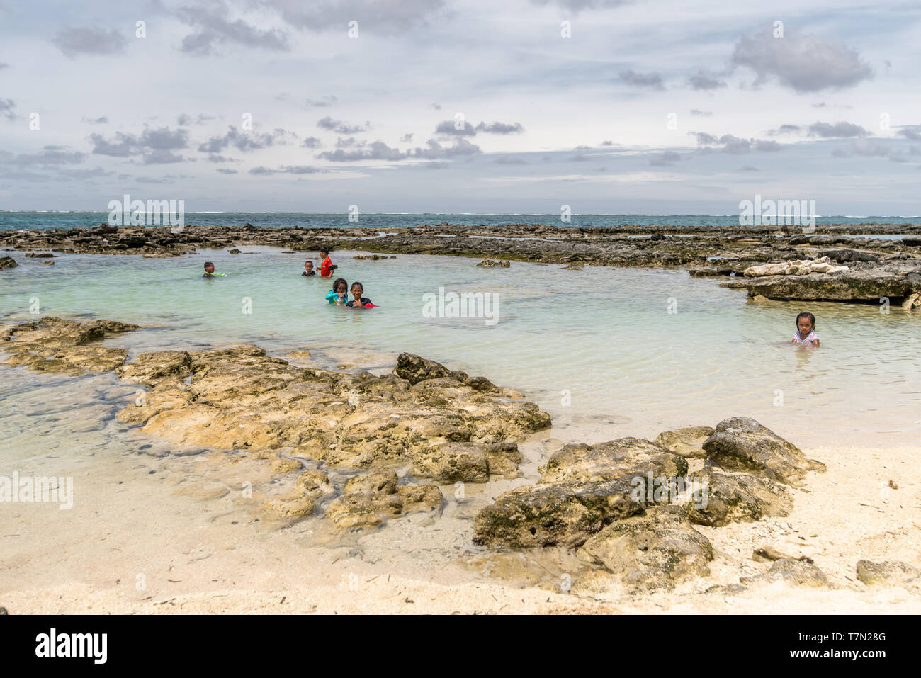 Apr 27, 2019 persone in vacanza sull'isola Guyam, Siargao , Filippine Foto Stock