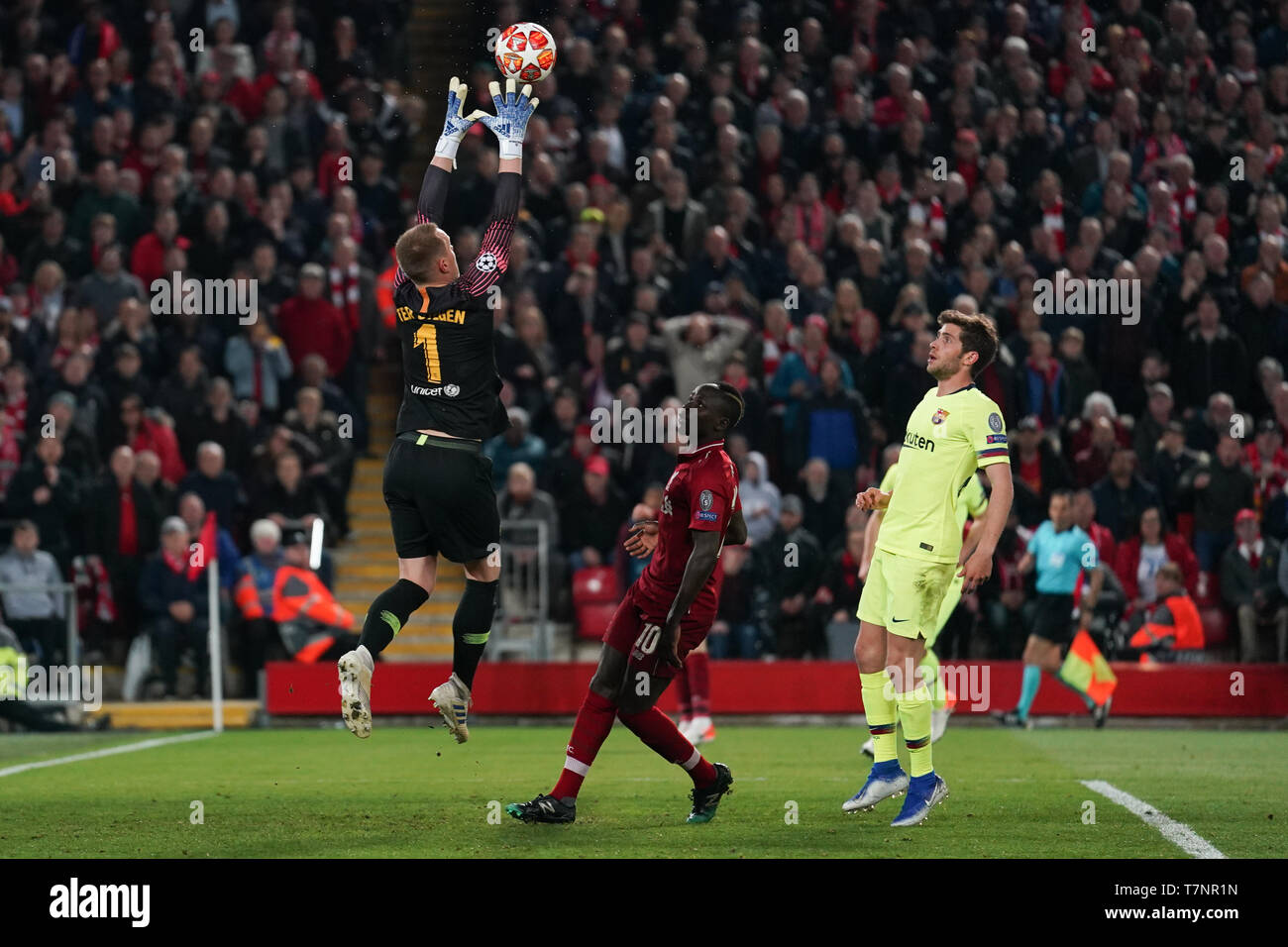 Barcellona è Marc-andré ter Stegen raccoglie la sfera 7 Mayl 2019 , Anfield Stadium, Liverpool, in Inghilterra; la UEFA Champions League Semi Finale, la seconda gamba, Liverpool FC vs FC Barcellona Credito: Terry Donnelly/news immagini Foto Stock