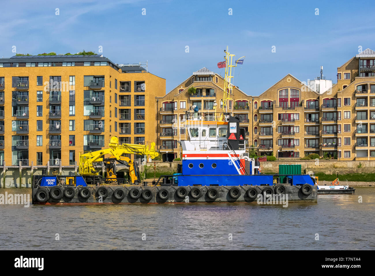 LONDRA, UK - 04 LUGLIO 2018: The Hound Dog, una nave polivalente sul Tamigi Foto Stock