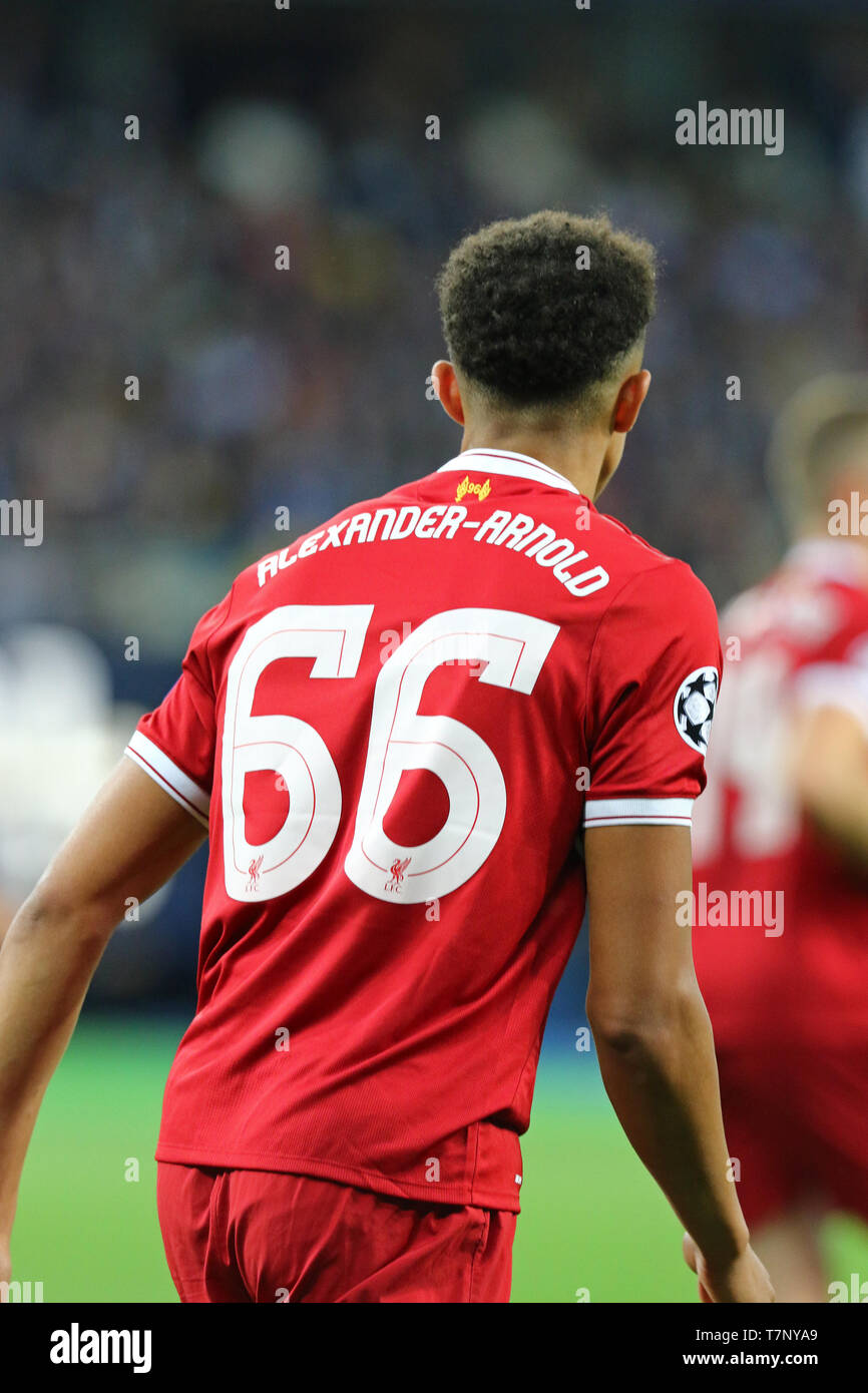 Trento Alexander-Arnold di Liverpool in actionl durante la finale di UEFA Champions League 2018 partita contro il Real Madrid Foto Stock