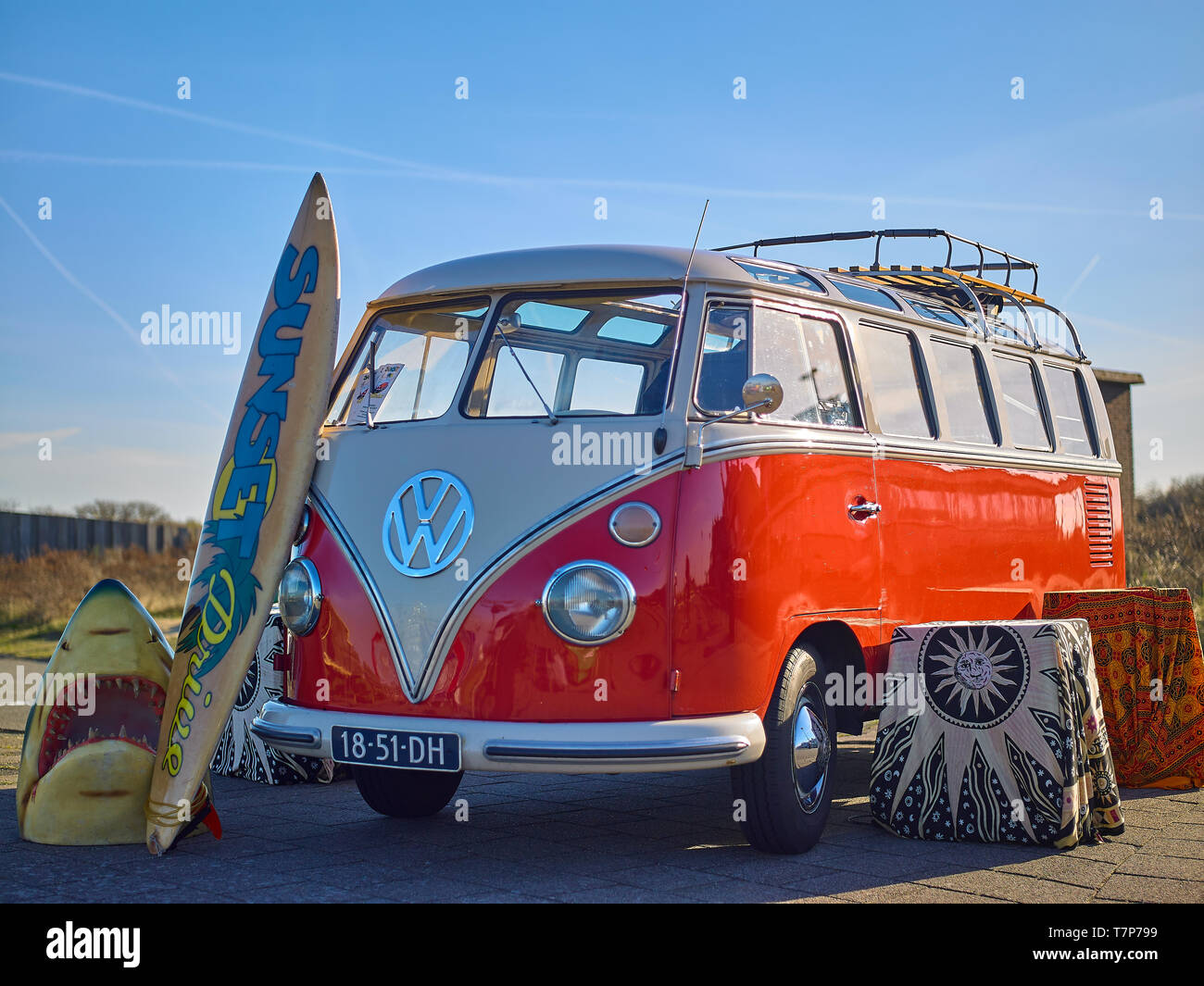 Il classico VW bus hippie Foto Stock