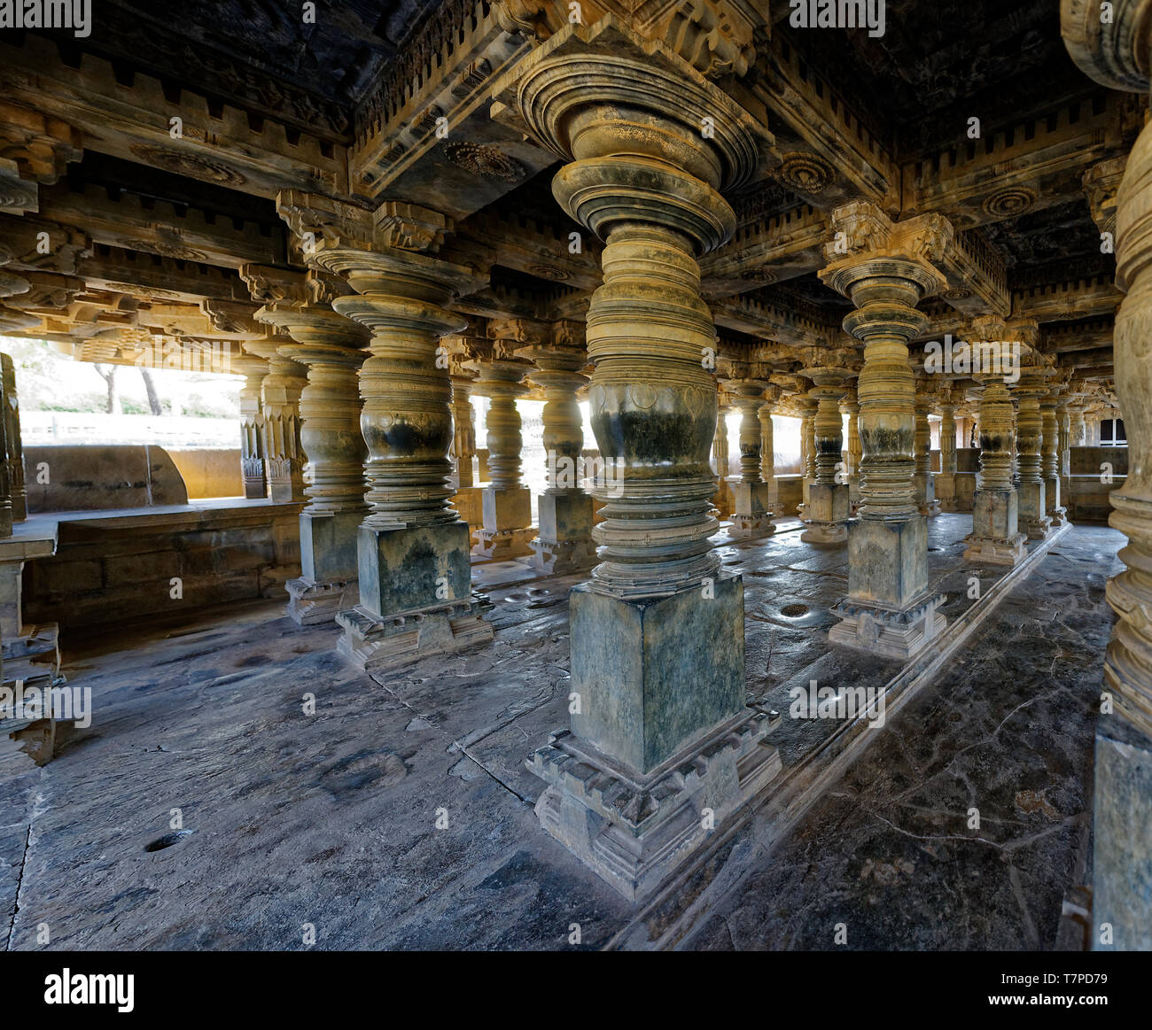 Il vecchio tempio indù Nagareshvara del dio Shiva a Bankapura Foto Stock