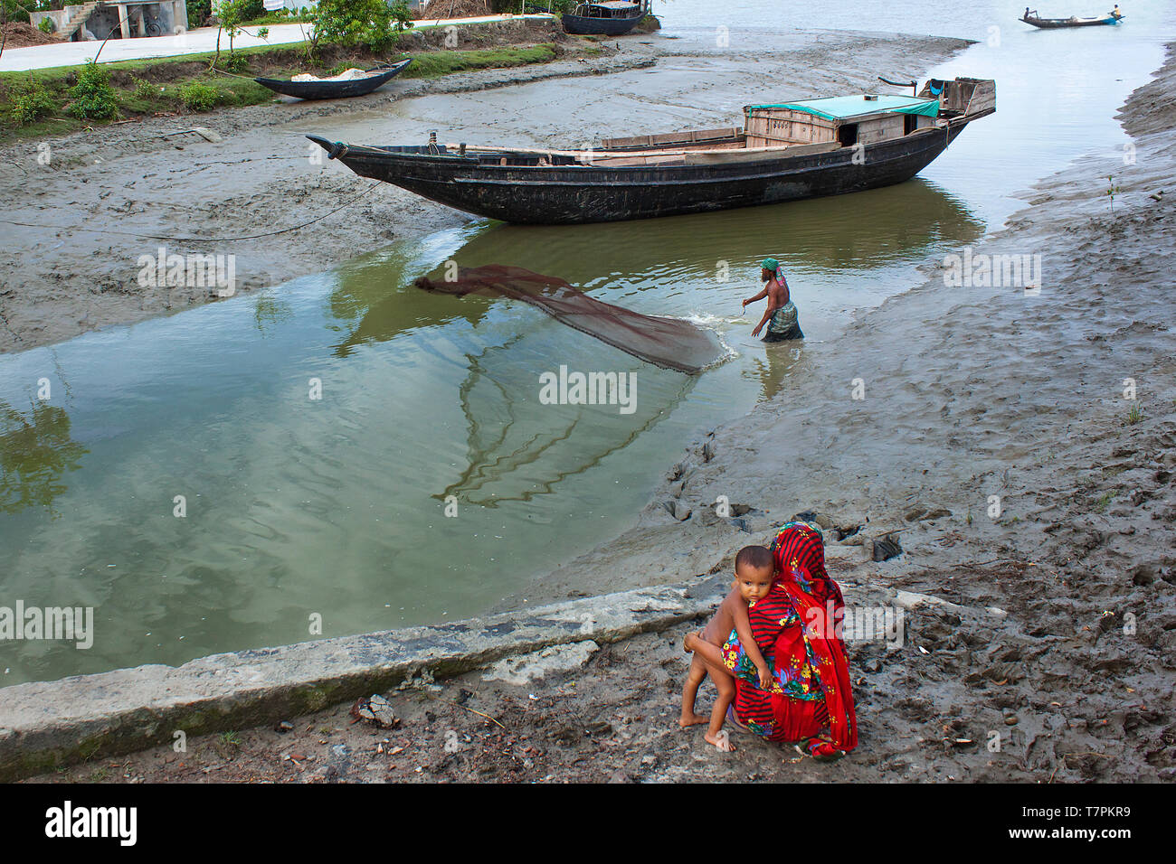 Fisherman rete da pesca in Khulna,Bangladesh. Foto Stock