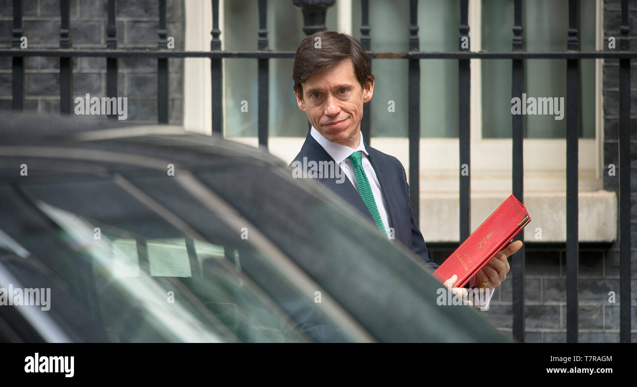Il 7 maggio 2019. Rory Stewart, Sviluppo Internazionale Segretario, foglie 10 Downing Street dopo settimanale di riunione del gabinetto. Credito: Malcolm Park/Alamy. Foto Stock