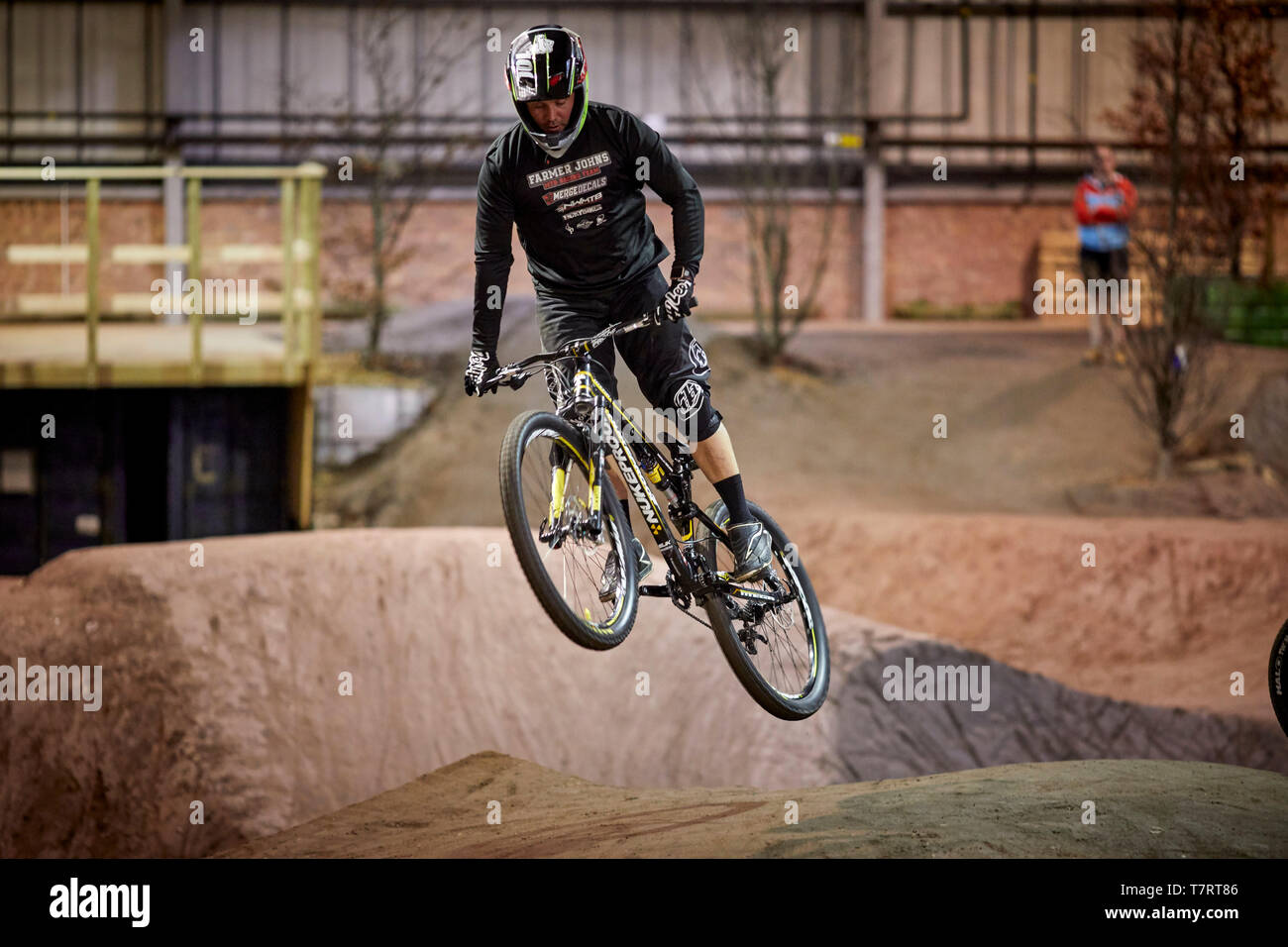 Trucco salta alla piscina mountain bike via in Manchester Foto Stock