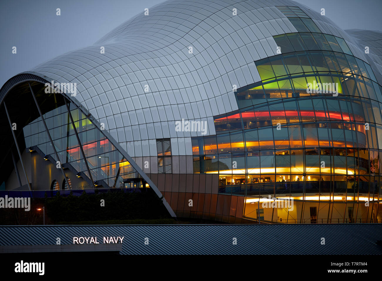 Iconico Newcastle upon Tyne, Quayside waterfront landmark Sage Gateshead Foto Stock