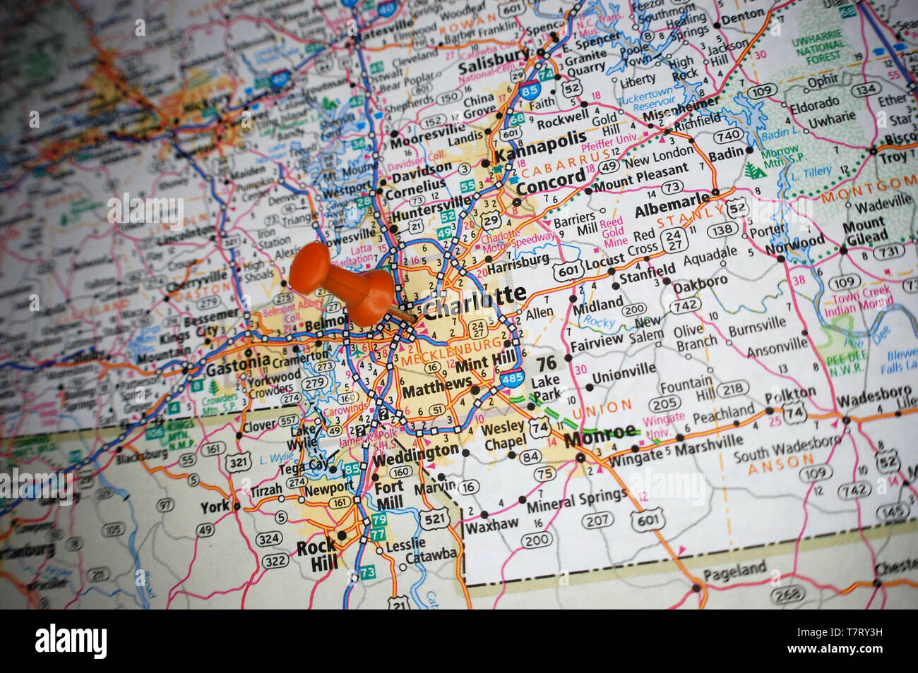 Una mappa di Charlotte, North Carolina contrassegnati con un perno di spinta. Foto Stock