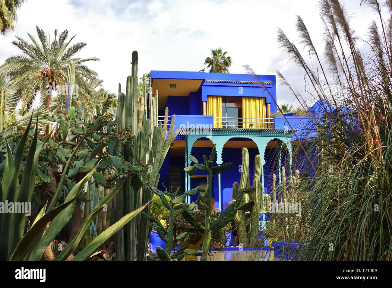 Marrakech, Marocco - 30 MAR 2019- Vista del Jardin Majorelle, un caratteristico giardino orientalista precedentemente di proprietà di designer Francese Yves Saint Laurent in M Foto Stock