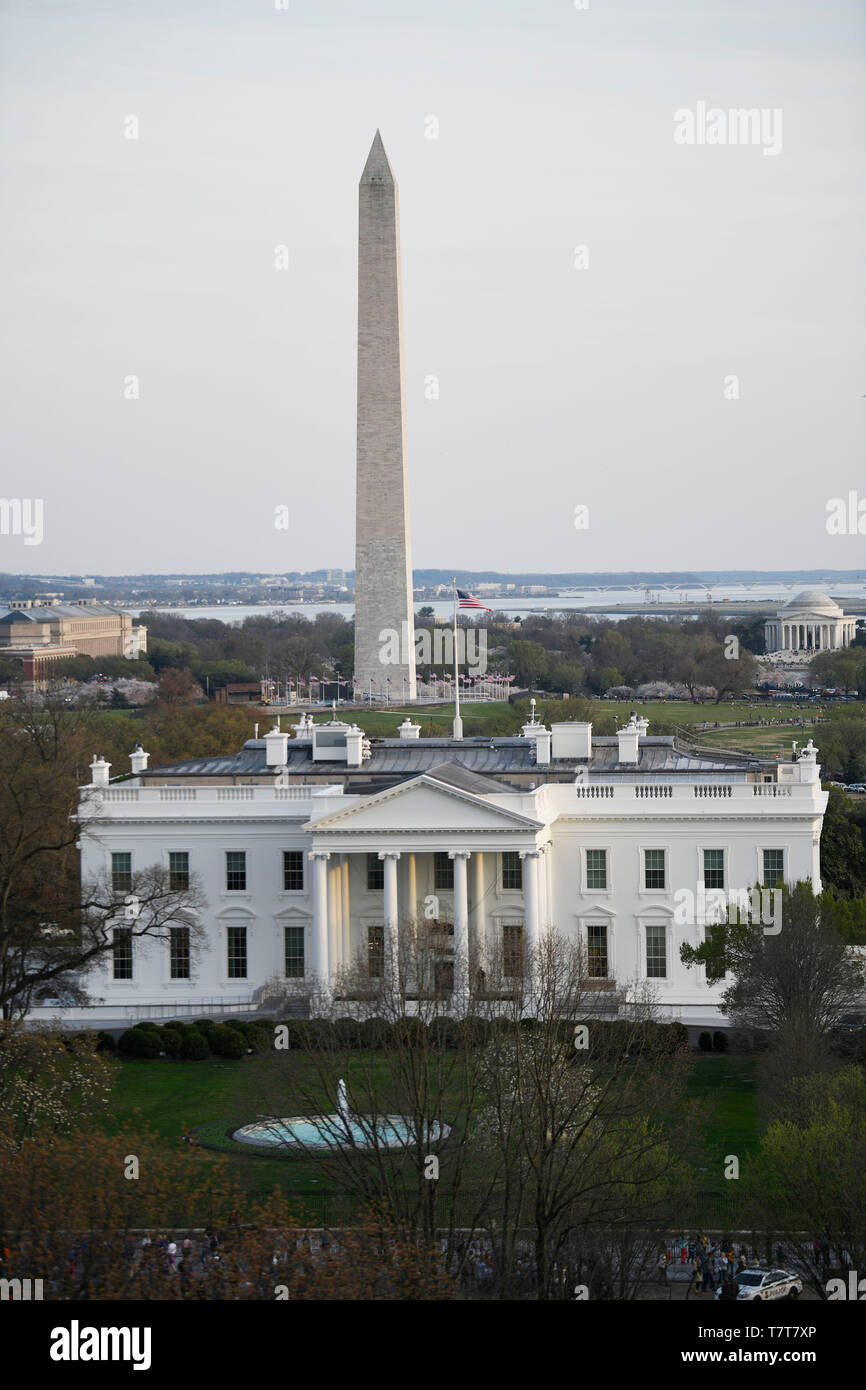 Washington, Stati Uniti d'America. 4 apr, 2019. Foto scattata il 4 aprile 2019 mostra la Casa Bianca di Washington, DC, Stati Uniti. Stati Uniti Presidente Donald Trump mercoledì asserito privilegio esecutivo sulla relazione di Mueller, proteggendo il Dipartimento di giustizia dal Congressional citazioni. Credito: Liu Jie/Xinhua/Alamy Live News Foto Stock