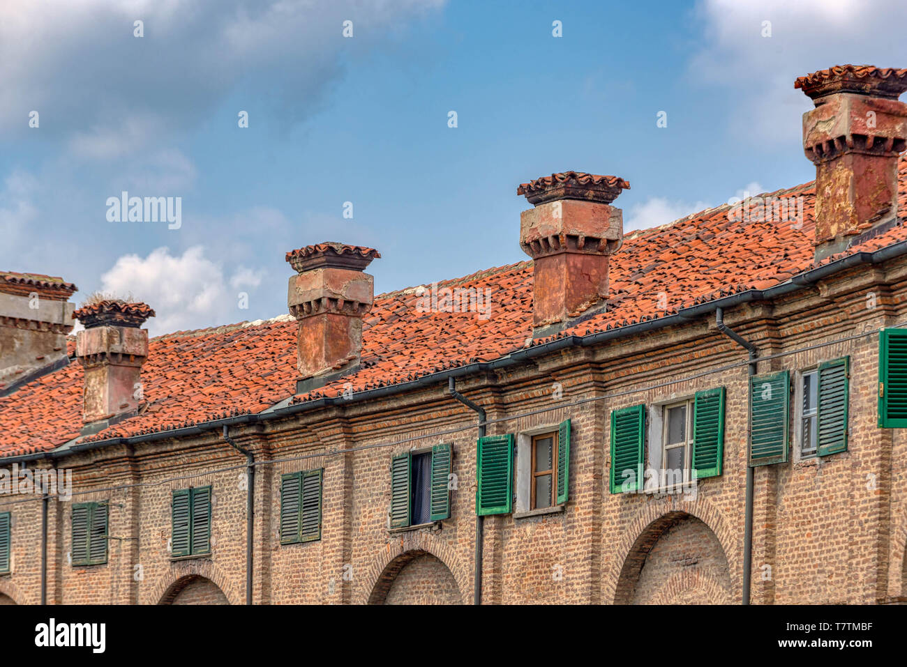 Camini delle vecchie scuderie a Stupinigi palazzo di caccia in Piemonte  Foto stock - Alamy