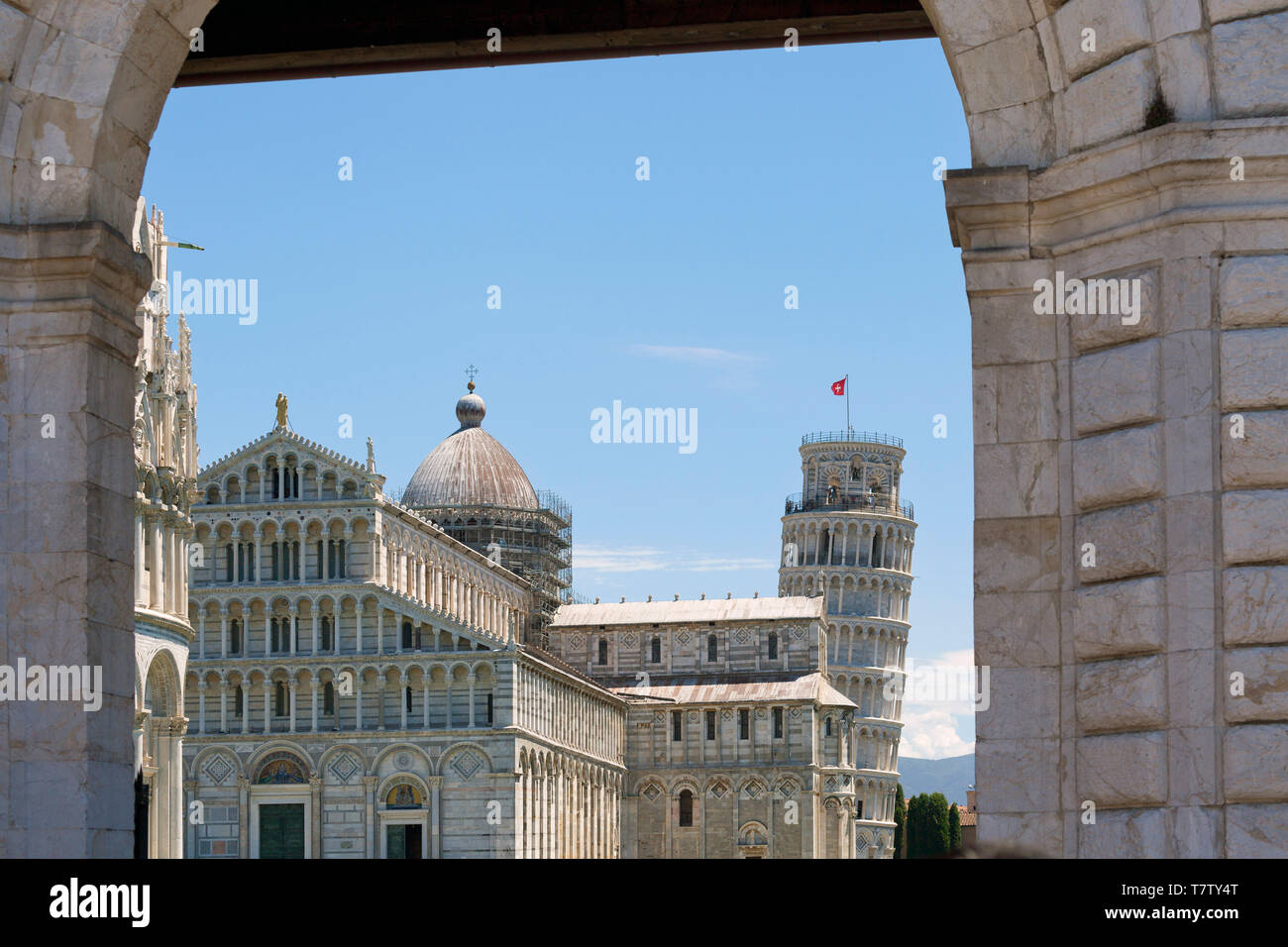 Piazza dei Miracoli, mostrando il Duomo e la Torre Pendente di Pisa Foto Stock