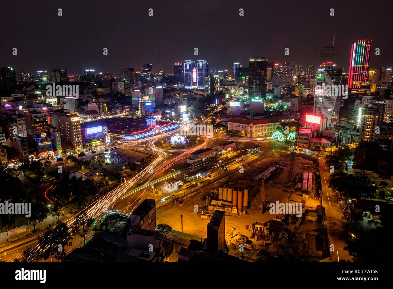 Il Vietnam, Ho Chi Minh City, centro città, quanrter N° 1 di notte Foto Stock
