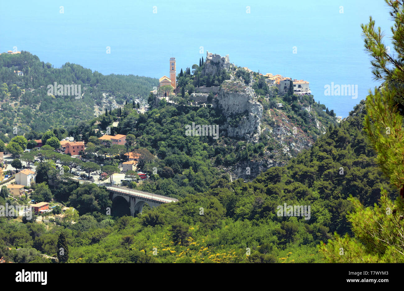 La collina del villaggio di Eze sulla Côte d'Azur. Foto Stock