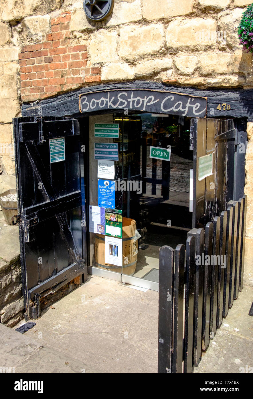 Intorno al quartiere della Cattedrale di Lincoln Lincolnshire Prenota stop Cafe Foto Stock