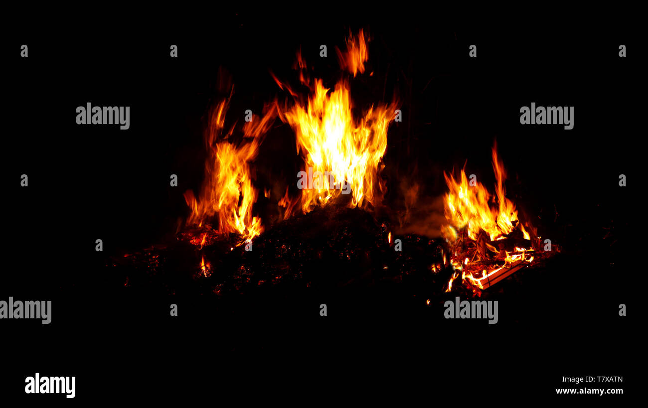 Il fuoco brucia Foto Stock