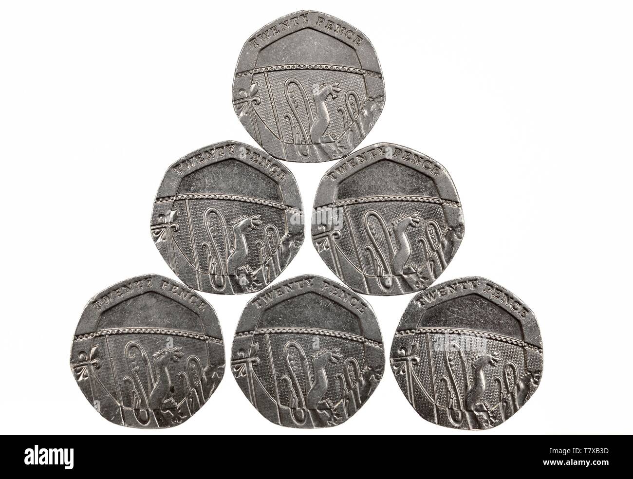6 british venti pence monete su sfondo bianco Foto Stock